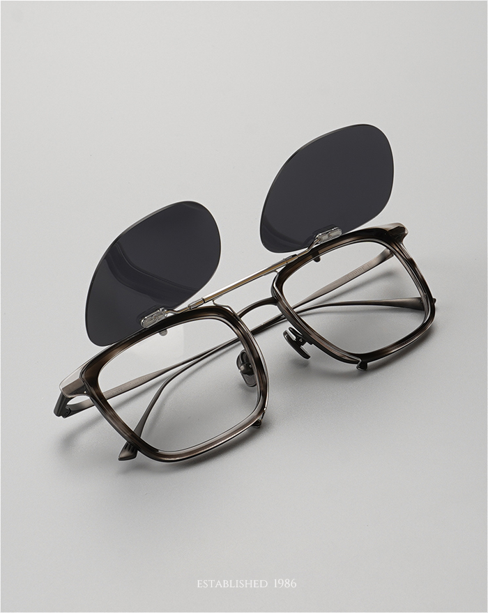 Japanese Designer Titanium Business Myopia Glasses, Ultra-Light Frame for Large and Round Faces