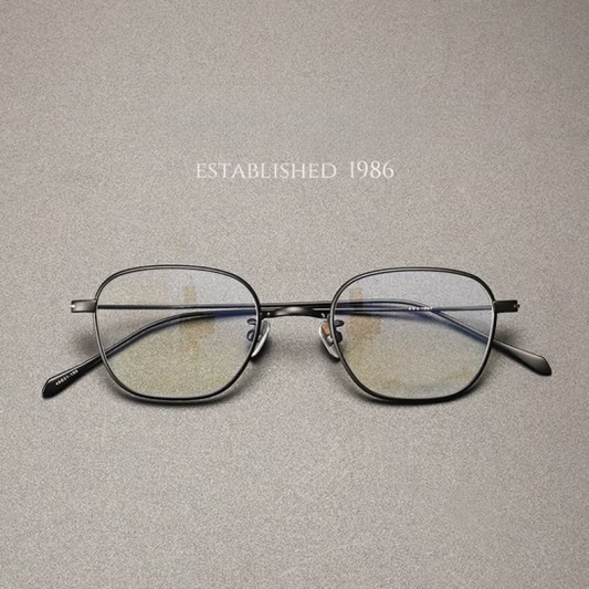 Nearsighted Glasses Pure Titanium Retro Literary Small Face Imported Ultra-Light Frame, Compatible with Blue Light and Radiation Protection