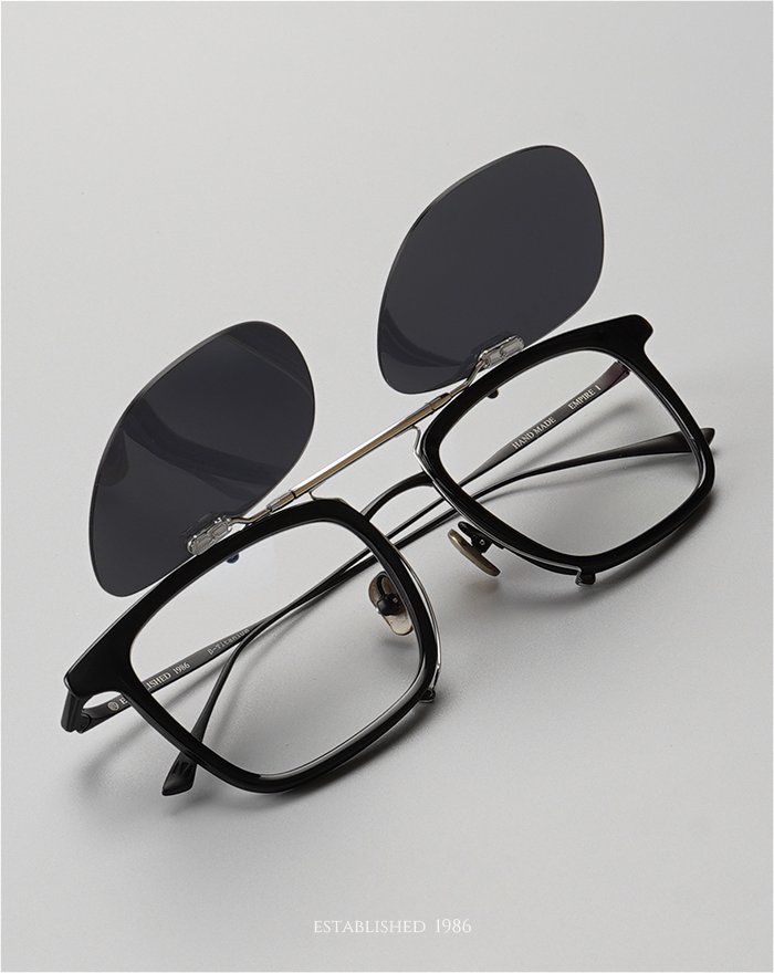 Japanese Designer Titanium Business Myopia Glasses, Ultra-Light Frame for Large and Round Faces