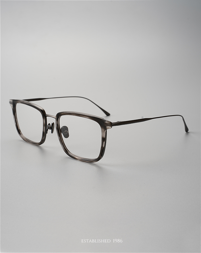 Japanese Designer Titanium Business Myopia Glasses, Ultra-Light Frame for Large and Round Faces