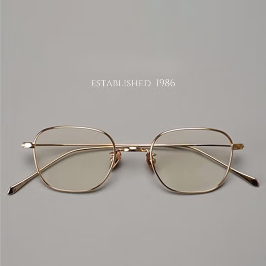 Nearsighted Glasses: Pure Titanium, Retro and Artistic, Small Face Frame, Imported, Super Lightweight, Compatible with Blue Light and Radiation Protection Lenses