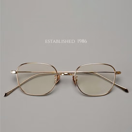 Nearsighted glasses, pure titanium, retro artistic small face frame, imported, ultra-light, suitable for pairing with blue light and radiation protection lenses.