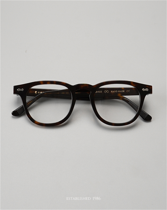 Japanese Handmade T504 Series Myopia Glasses Frame, Retro Design, Imported Plate