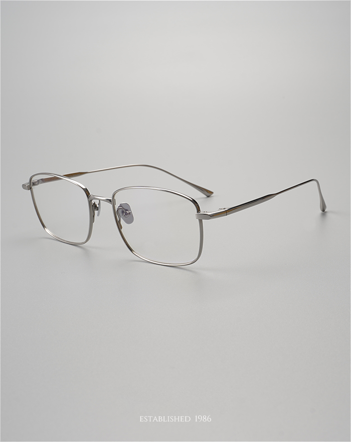 Elegant Pure Titanium Gold-Rimmed Myopic Glasses Frame: Ultra-Lightweight (8g) for Leisure and Business