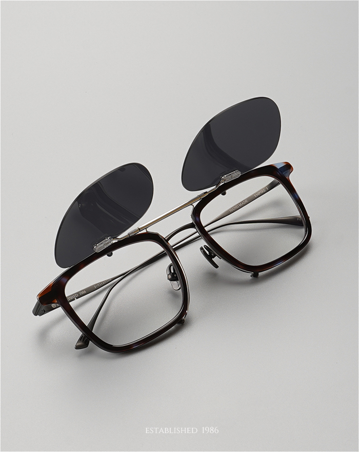 Japanese Designer Titanium Business Myopia Glasses, Ultra-Light Frame for Large and Round Faces